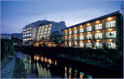 �ɓ����z�e���O�ω摜