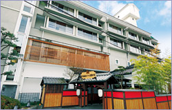 �ɓ����z�e���@��Ԃ̓�